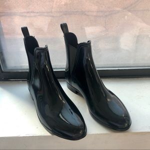 High Shine Flat Rain Booties